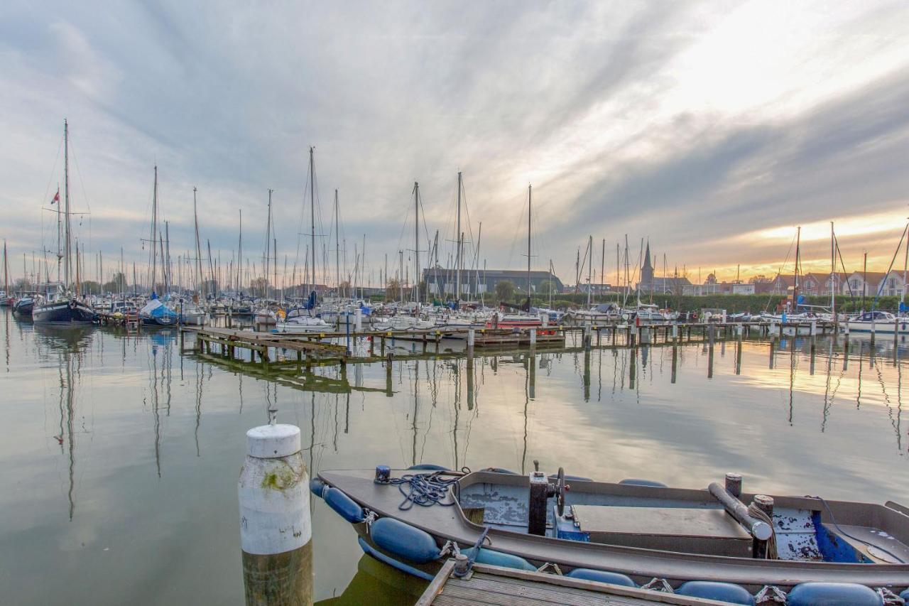 Polarstern - Unique Boatstay! Monnickendam Kültér fotó